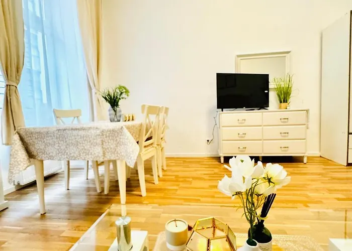 Cozy 15 Min From Rathausplatz