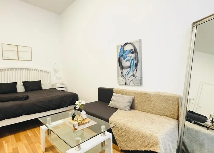 Cozy 15 Min From Rathausplatz Apartment *