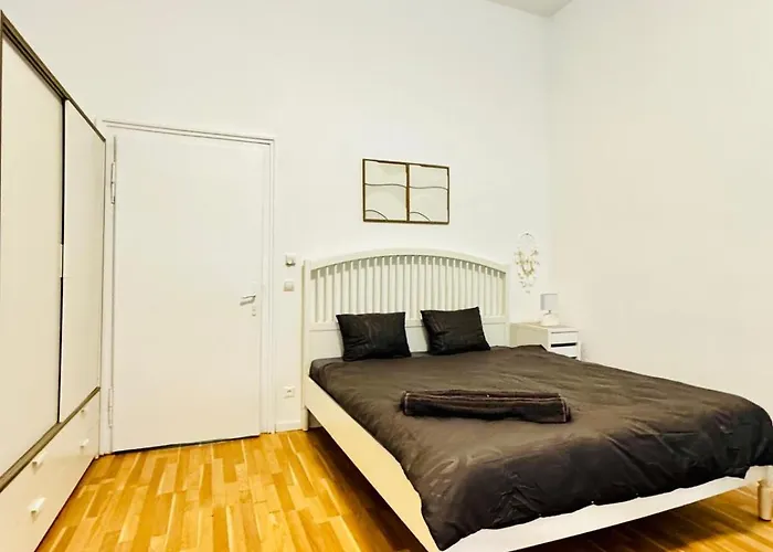 Cozy 15 Min From Rathausplatz Apartment Vienna