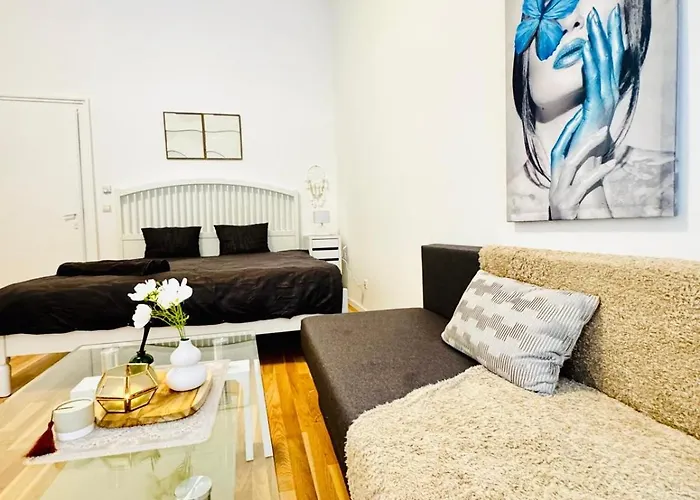 Cozy 15 Min From Rathausplatz Apartment Vienna