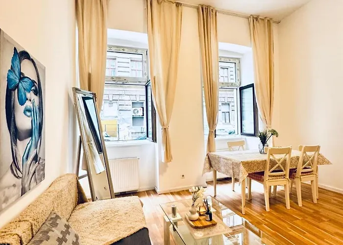 Cozy 15 Min From Rathausplatz Apartment *