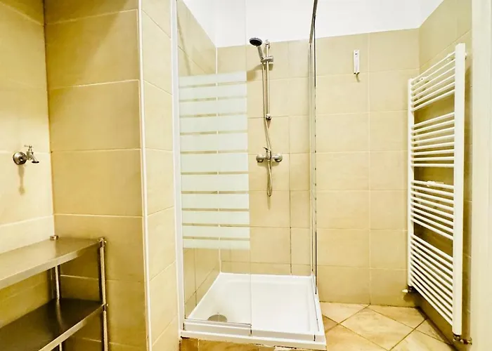 Cozy 15 Min From Rathausplatz Apartment Vienna